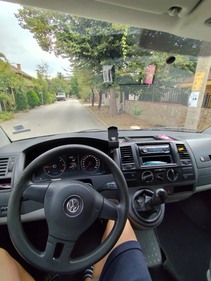 VW T5 2.0 TDI, снимка 9 - Бусове и автобуси - 47238273