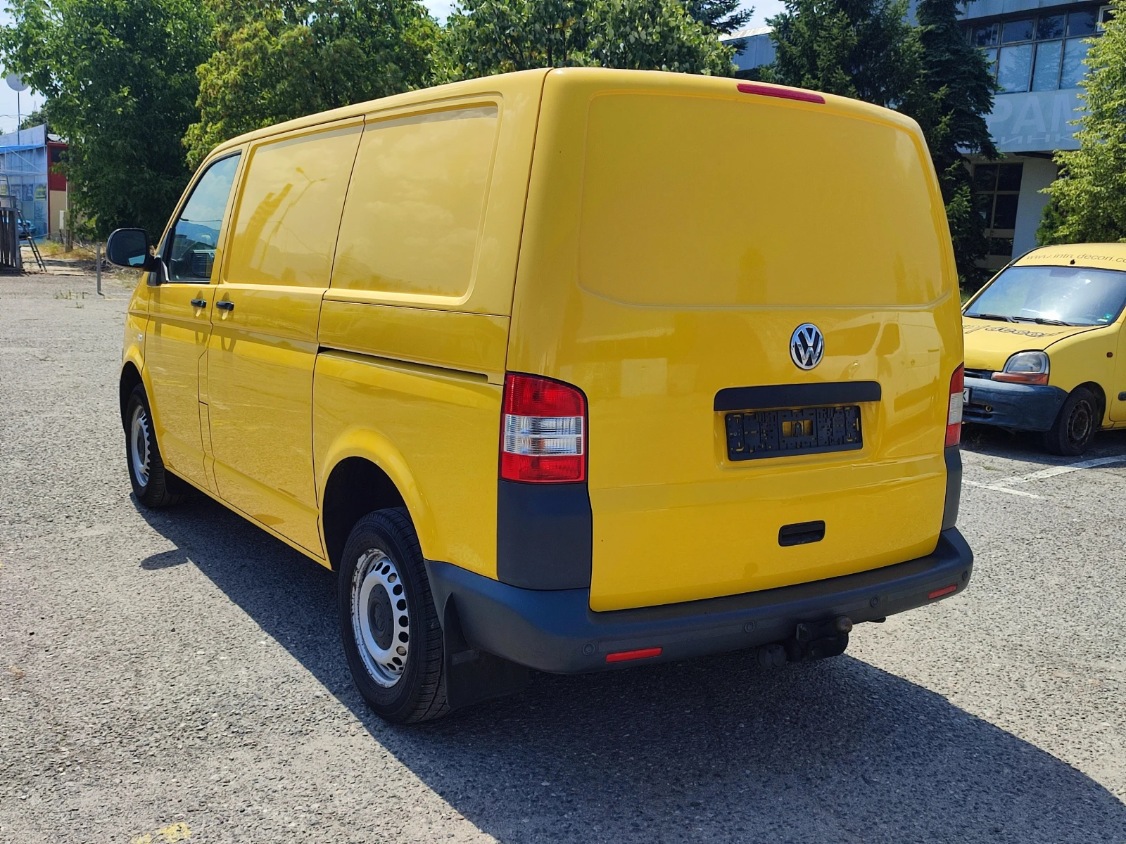 VW Transporter 2.0TDI-102kc-КЛИМАТИК-ПАРКТРОНИК-ТЕГЛИЧ-ЕВРО5 - изображение 6