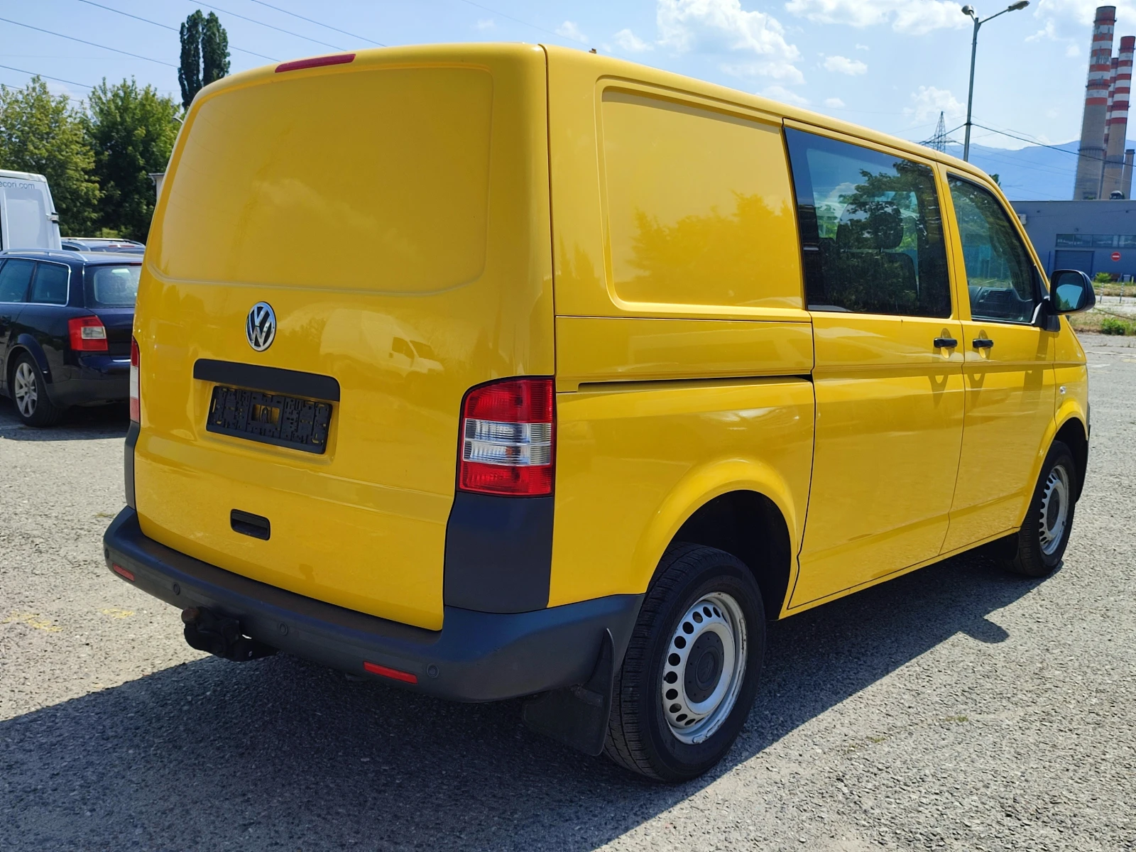 VW Transporter 2.0TDI-102kc-КЛИМАТИК-ПАРКТРОНИК-ТЕГЛИЧ-ЕВРО5 - изображение 4