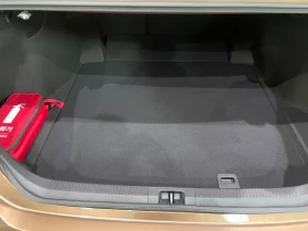 Toyota Camry 2.5 XLE ! Hybrid !, снимка 17