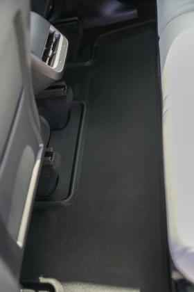 Tesla Model Y 7 ����� LRDM | Mobile.bg � ����� ������ 13