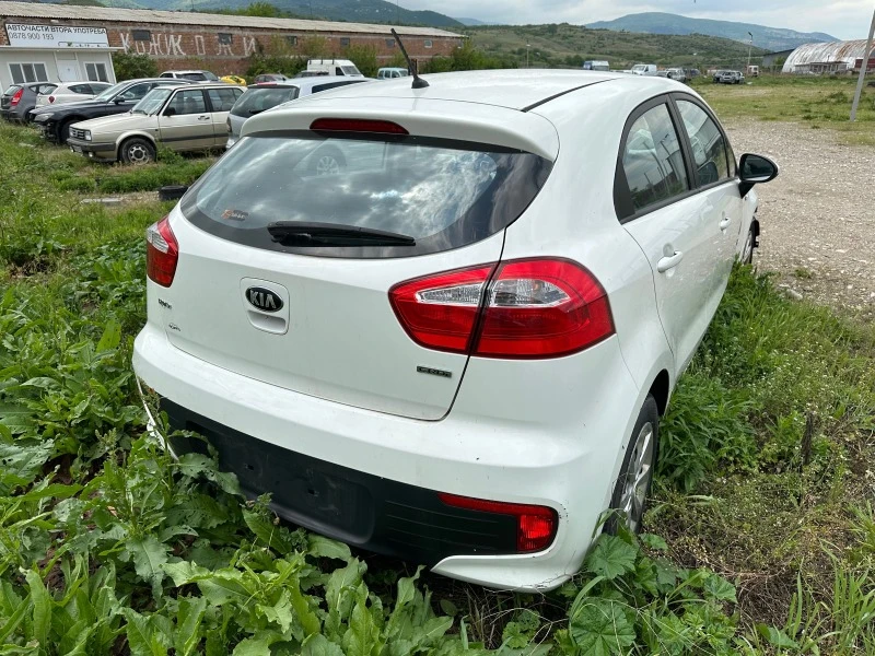 Kia Rio 1.1, снимка 2 - Автомобили и джипове - 40667663