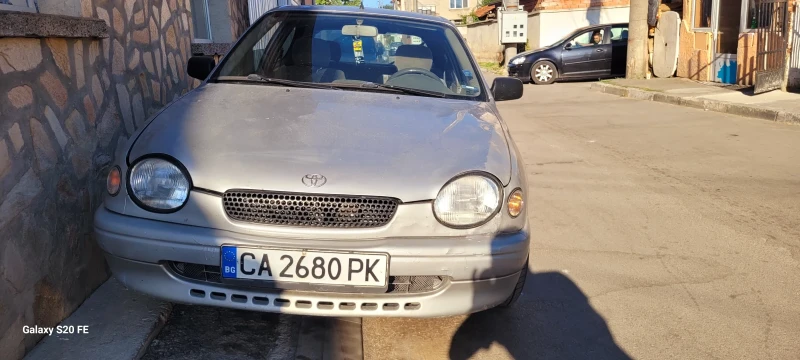 Toyota Corolla 1.4 газ. Инжекцион /бензин, снимка 2 - Автомобили и джипове - 46968505