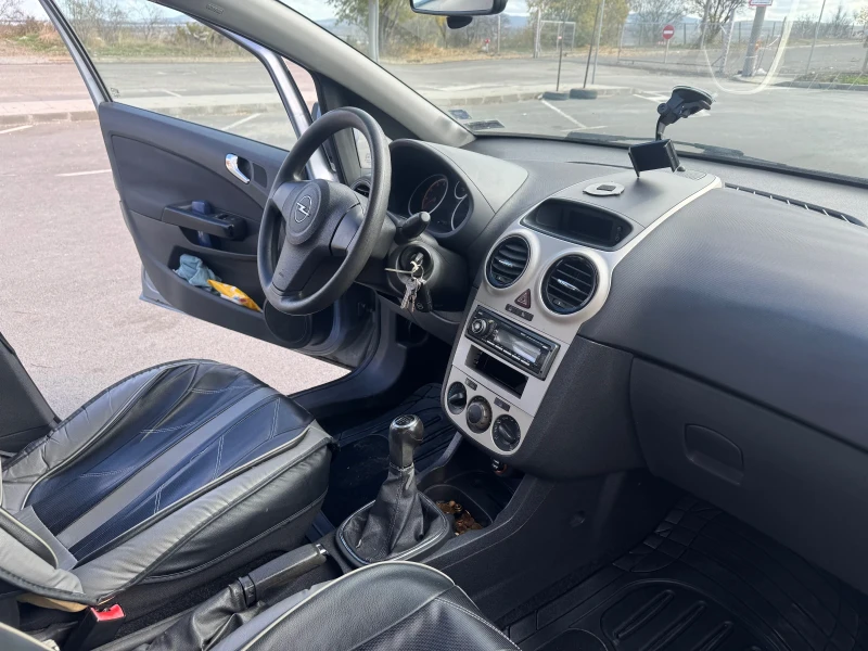 Opel Corsa 1.2 LPG, снимка 11 - Автомобили и джипове - 47911280