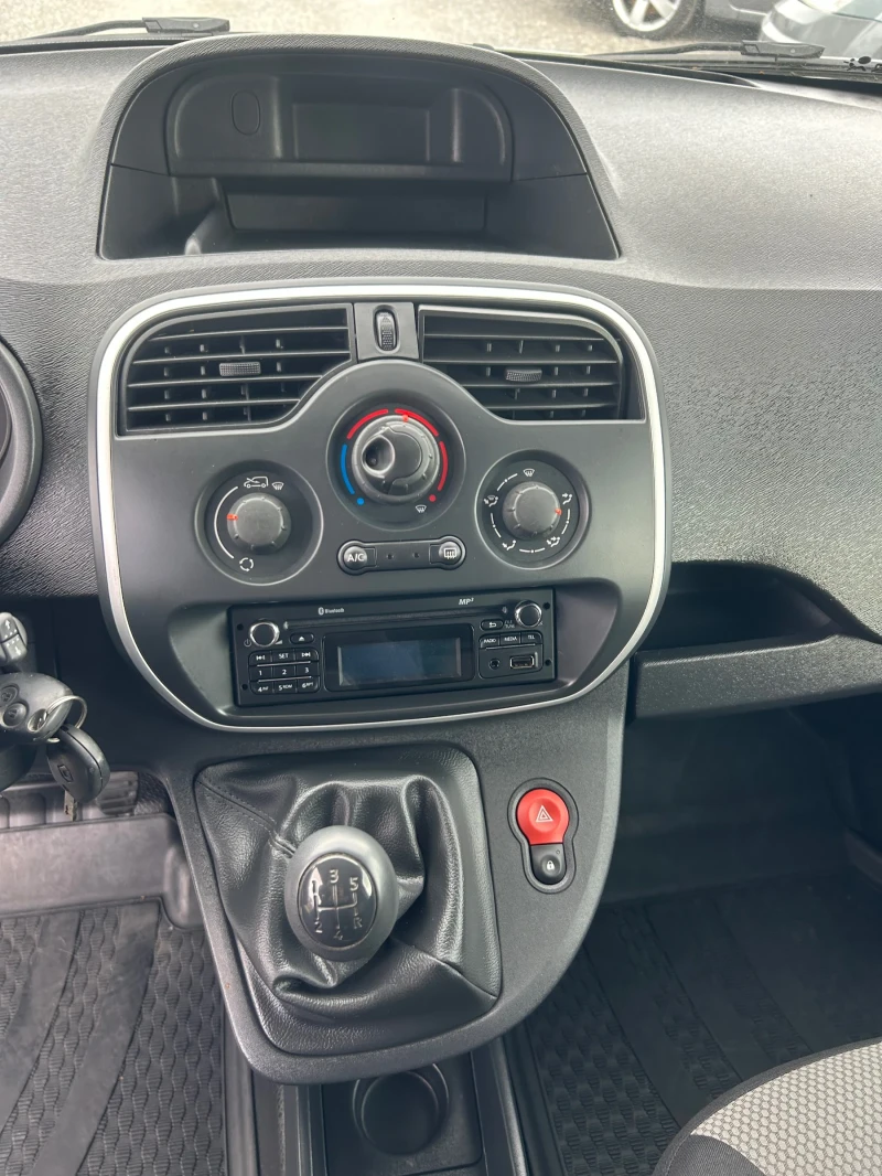 Renault Kangoo 1.5 dci euro6, снимка 9 - Автомобили и джипове - 48222206