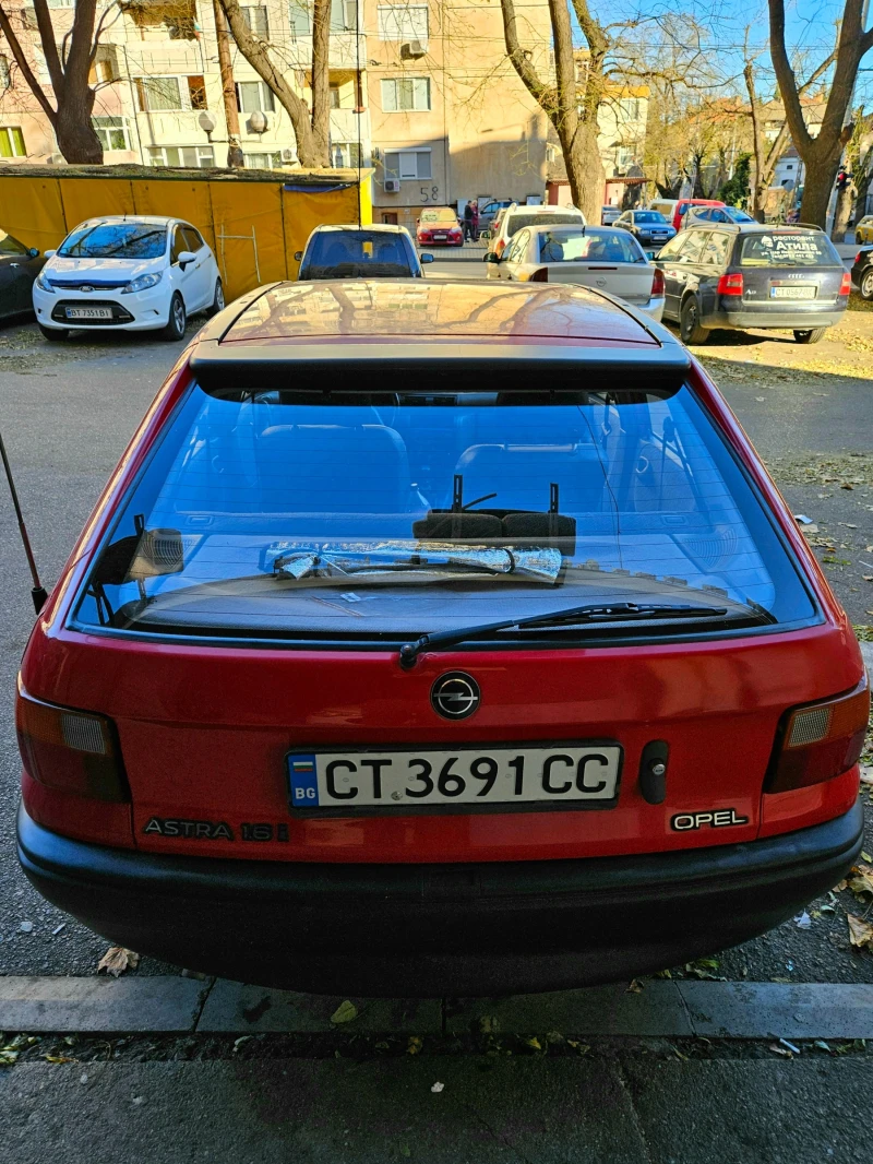 Opel Astra 1, 6i бенз 1992, снимка 4 - Автомобили и джипове - 49593112