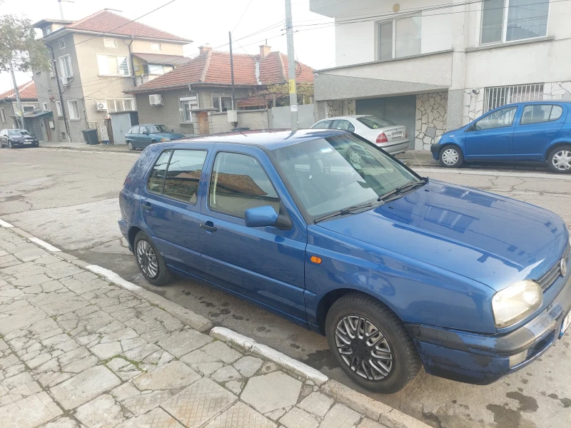 VW Golf, снимка 1 - Автомобили и джипове - 48682394