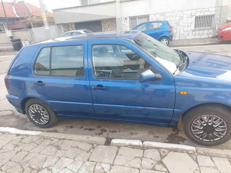 VW Golf, снимка 2 - Автомобили и джипове - 48682394