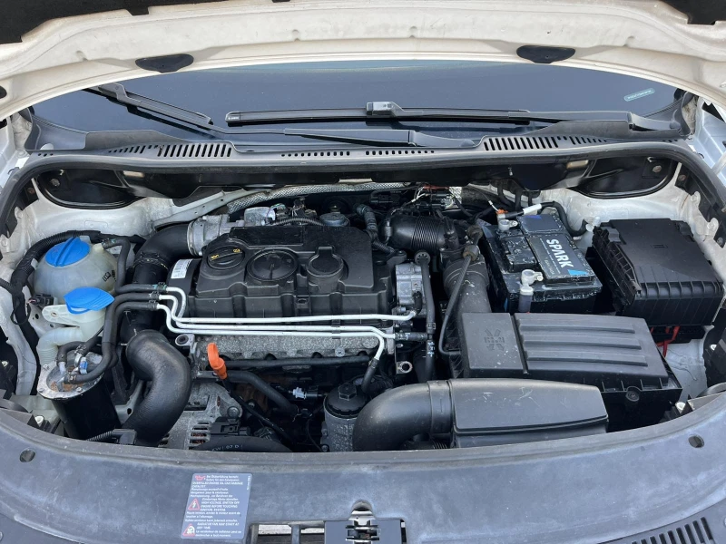 VW Touran 1.9 TDI 105кс 7 МЕСТА 6 СКОРОСТИ FACE КЛИМАТРОНИК, снимка 16 - Автомобили и джипове - 50868939