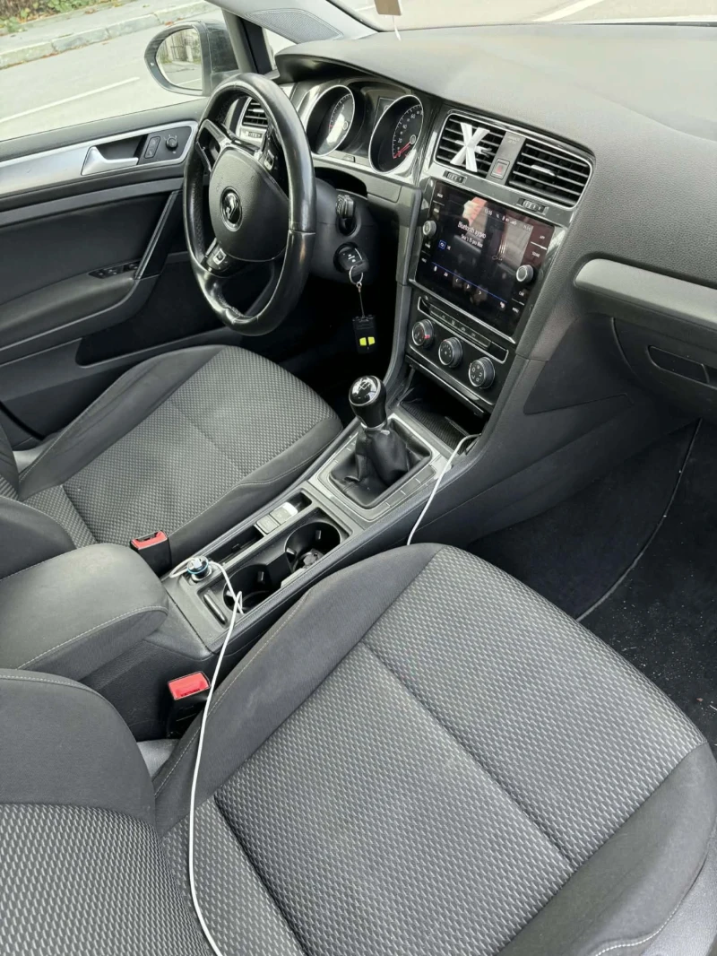 VW Golf 1.6TDI, снимка 17 - Автомобили и джипове - 52285468