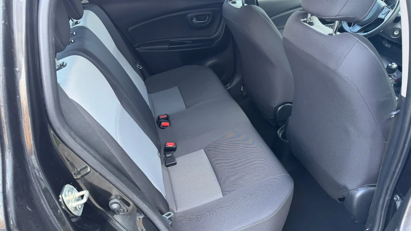 Toyota Yaris 1.5i, ШВЕЙЦАРИЯ, снимка 8 - Автомобили и джипове - 52855445