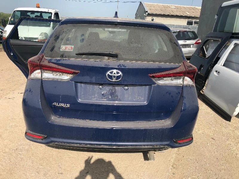 Toyota Auris 1.3 DUAL VVT-I, снимка 6 - Автомобили и джипове - 21465096