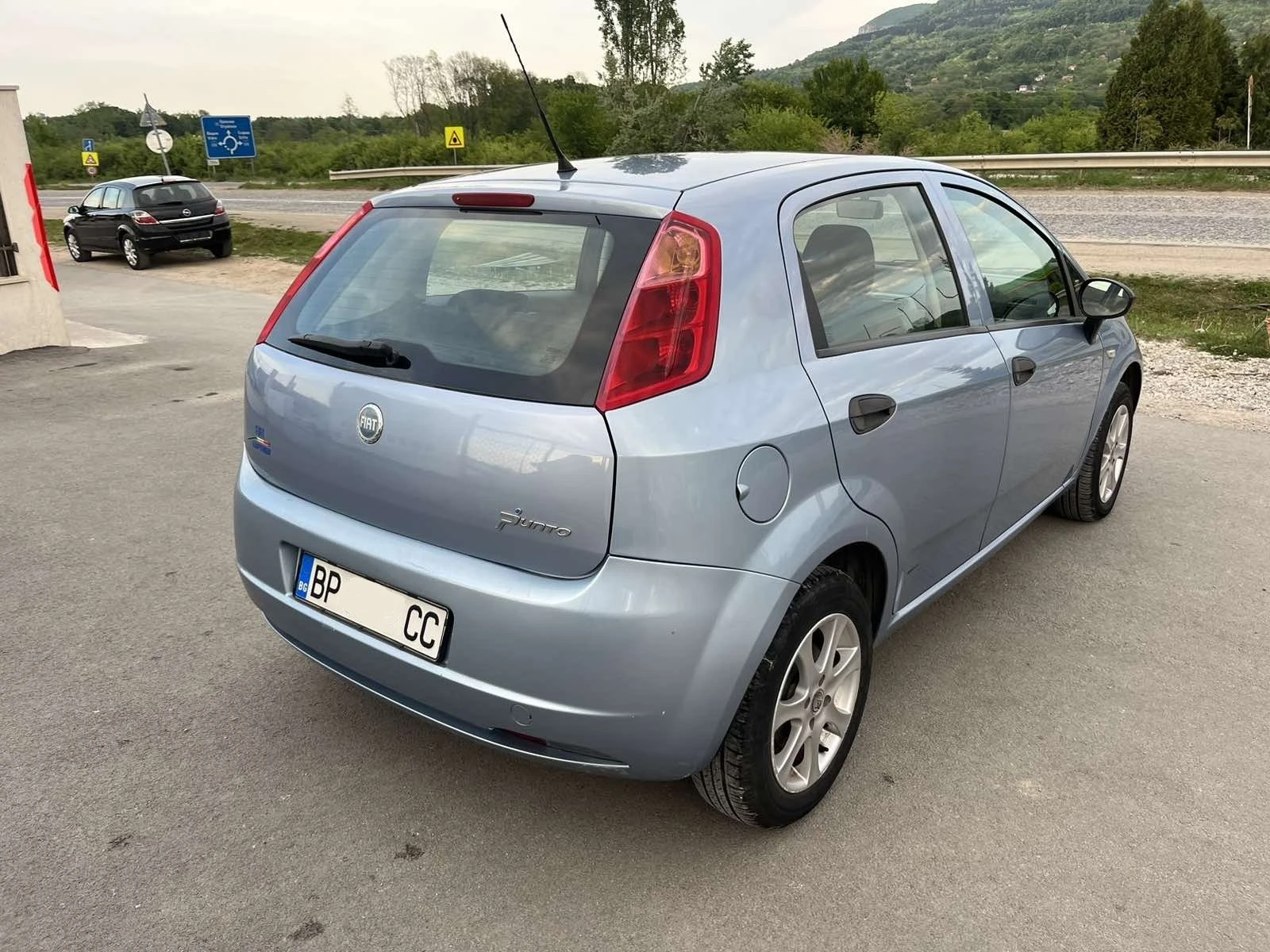 Fiat Punto 1.4I 75кс  EURO 4 КЛИМАТИК 114 000км ОБСЛУЖЕН - изображение 4