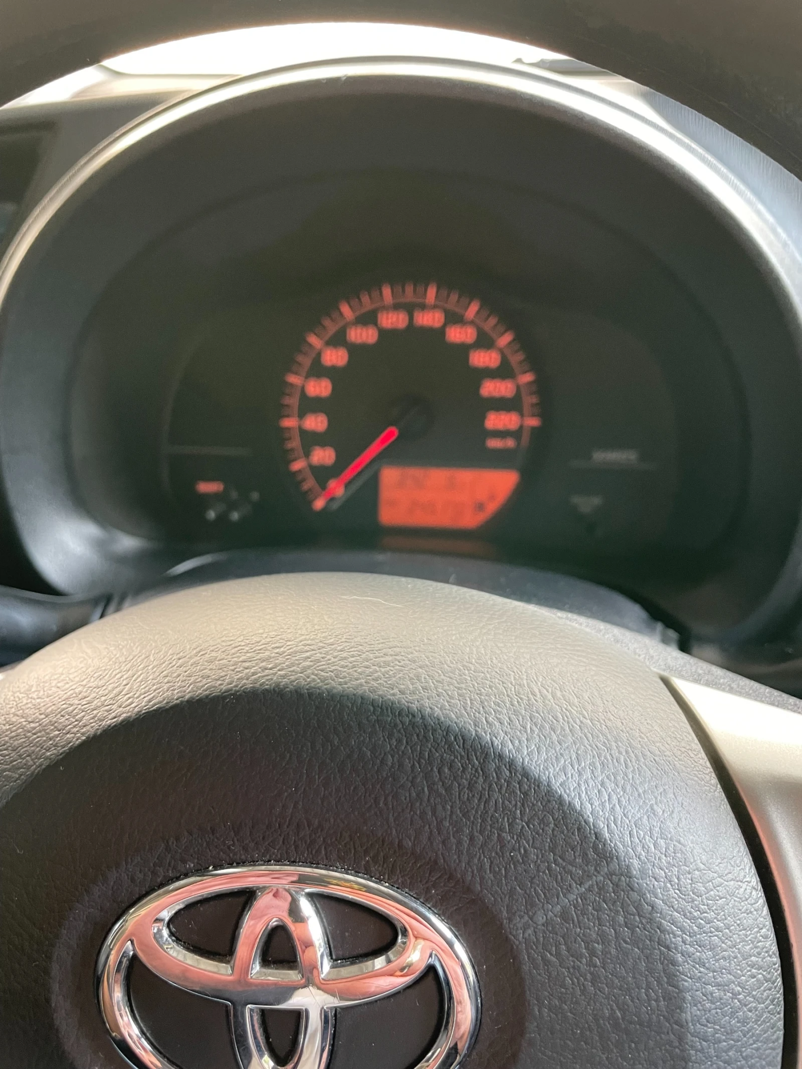 Toyota Yaris  - изображение 4