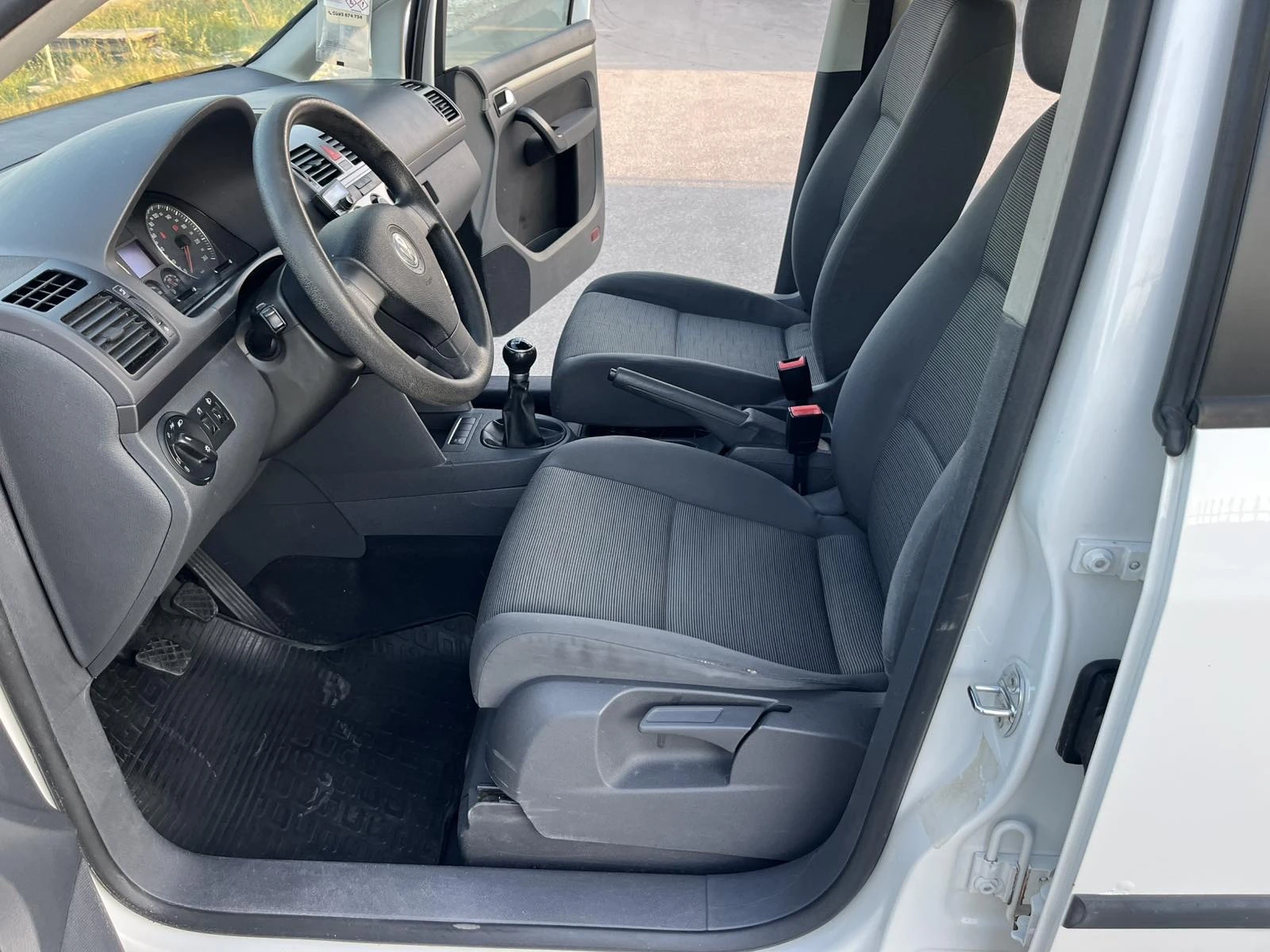 VW Touran 1.9 TDI 105кс 7 МЕСТА 6 СКОРОСТИ FACE КЛИМАТРОНИК - изображение 8