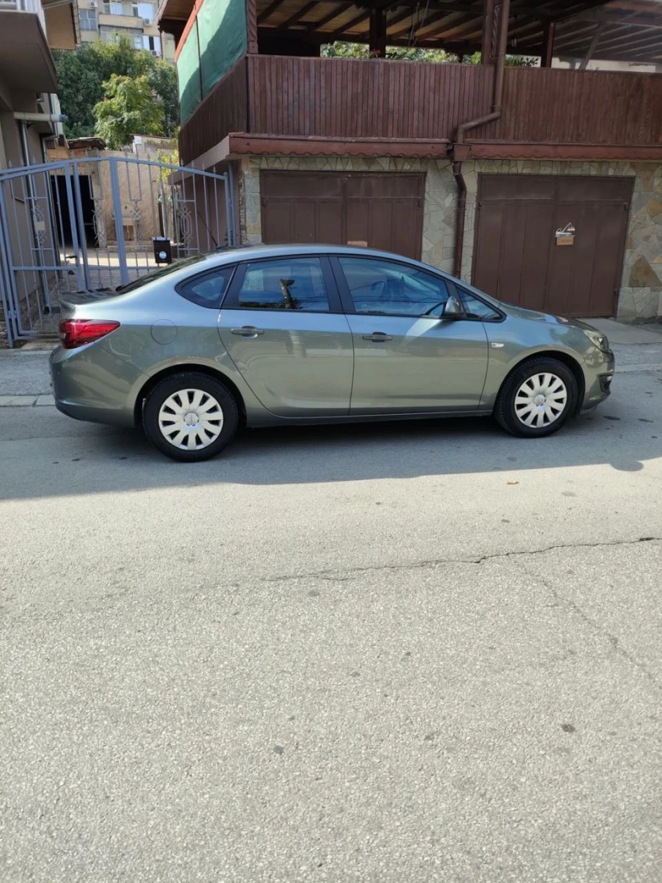 Opel Astra Седан | Mobile.bg — изображение 3