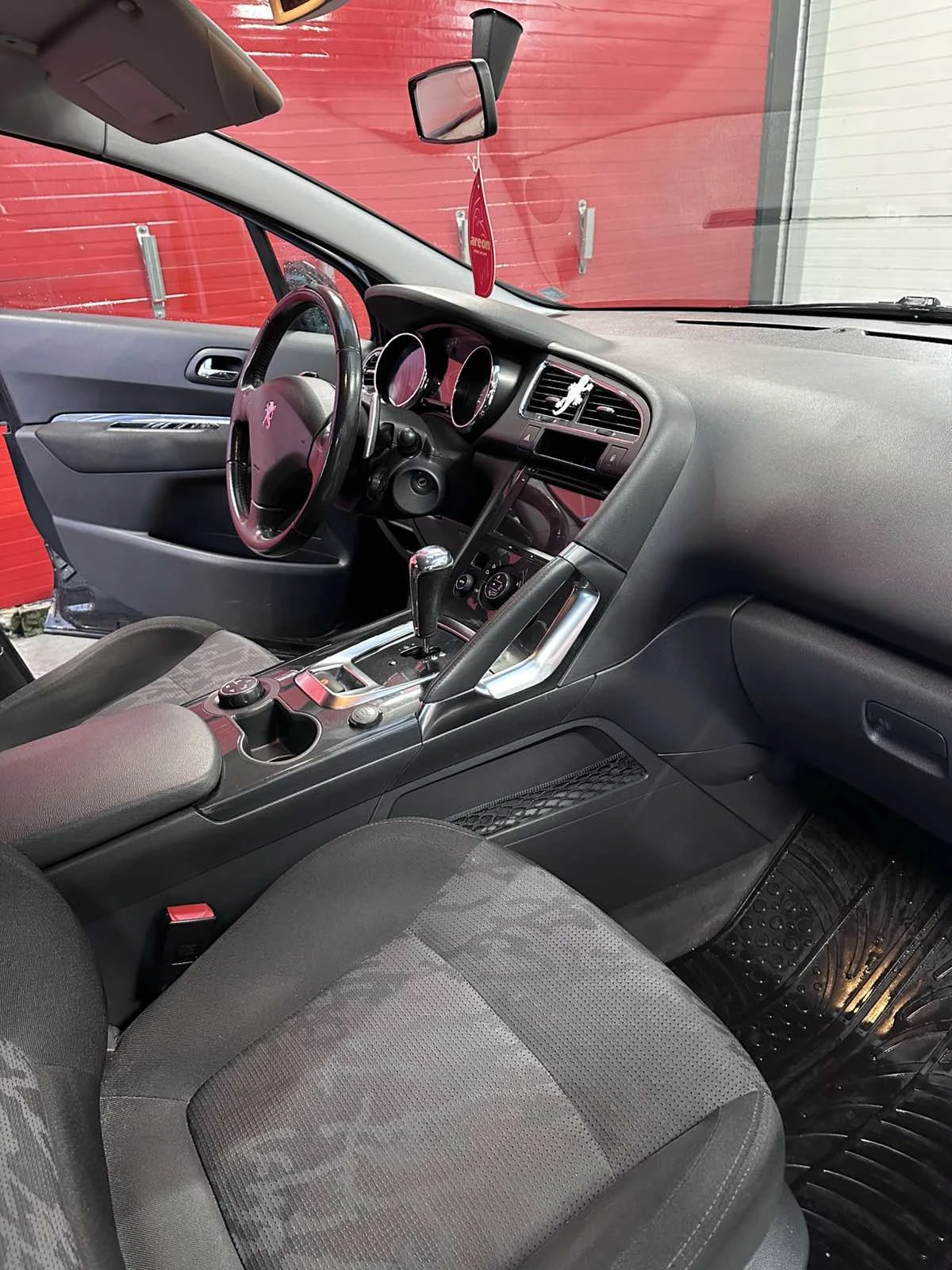 Peugeot 3008 1.6 HDI - изображение 5