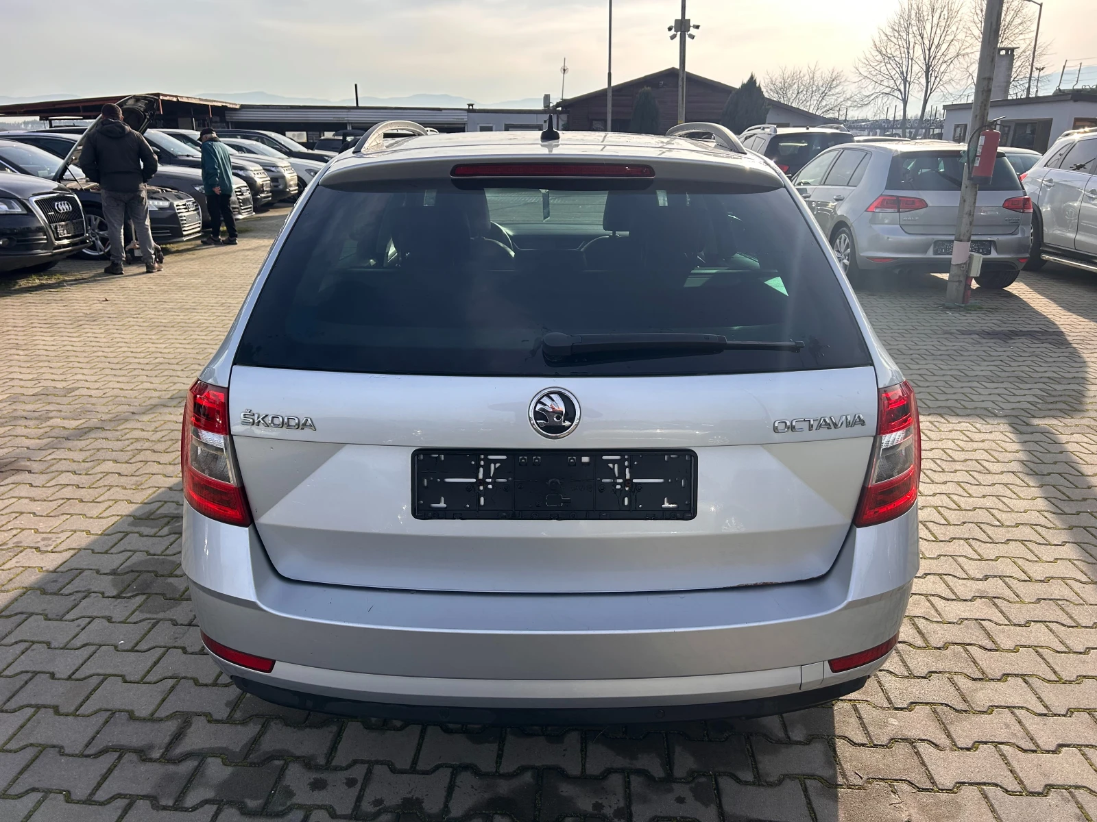 Skoda Octavia 2.0TDI NAVI/KOJA EURO 6 - изображение 7