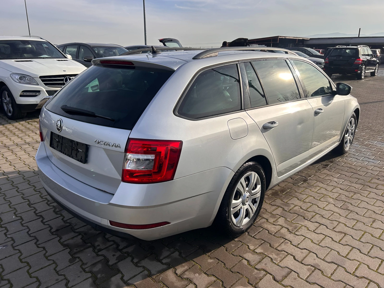 Skoda Octavia 2.0TDI NAVI/KOJA EURO 6 - изображение 6