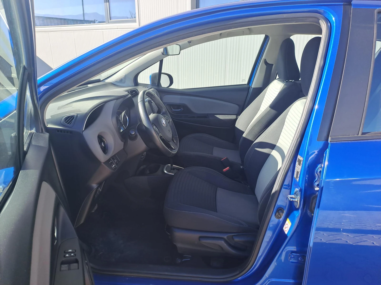 Toyota Yaris 1.5 HYBRID LUNA  | Mobile.bg � ����������� 10