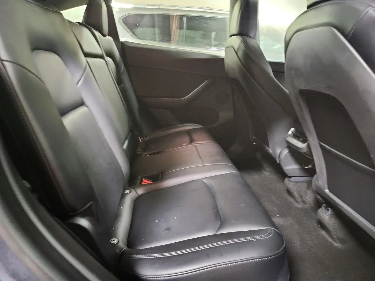 Tesla Model Y LONG RANGE AWD - изображение 10