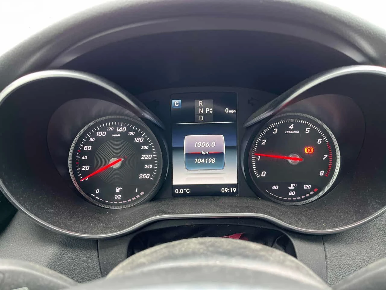 Mercedes-Benz C 300 * КУПЕ* ПОДГЕВИ* ШИБИДАХ* KEYLESS* , снимка 8 - Автомобили и джипове - 53748631