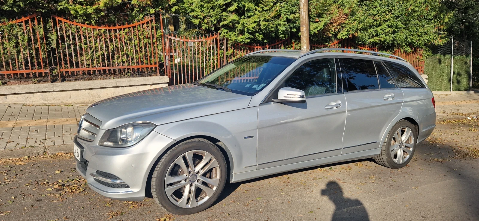 Mercedes-Benz C 250 AVANTGARDE 4-MATIC, снимка 3 - Автомобили и джипове - 54704330