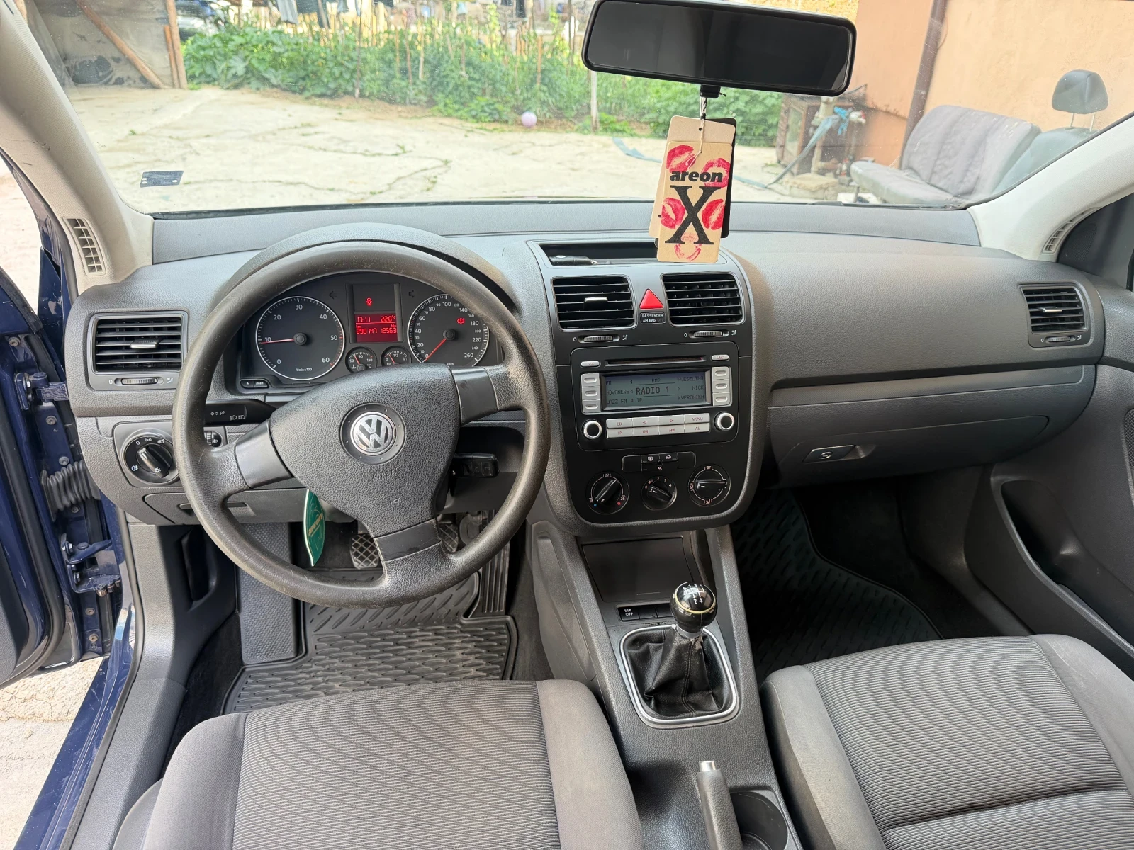 VW Golf 1.9тди 105кс ЕВРО 4 2007, снимка 13 - Автомобили и джипове - 54911637