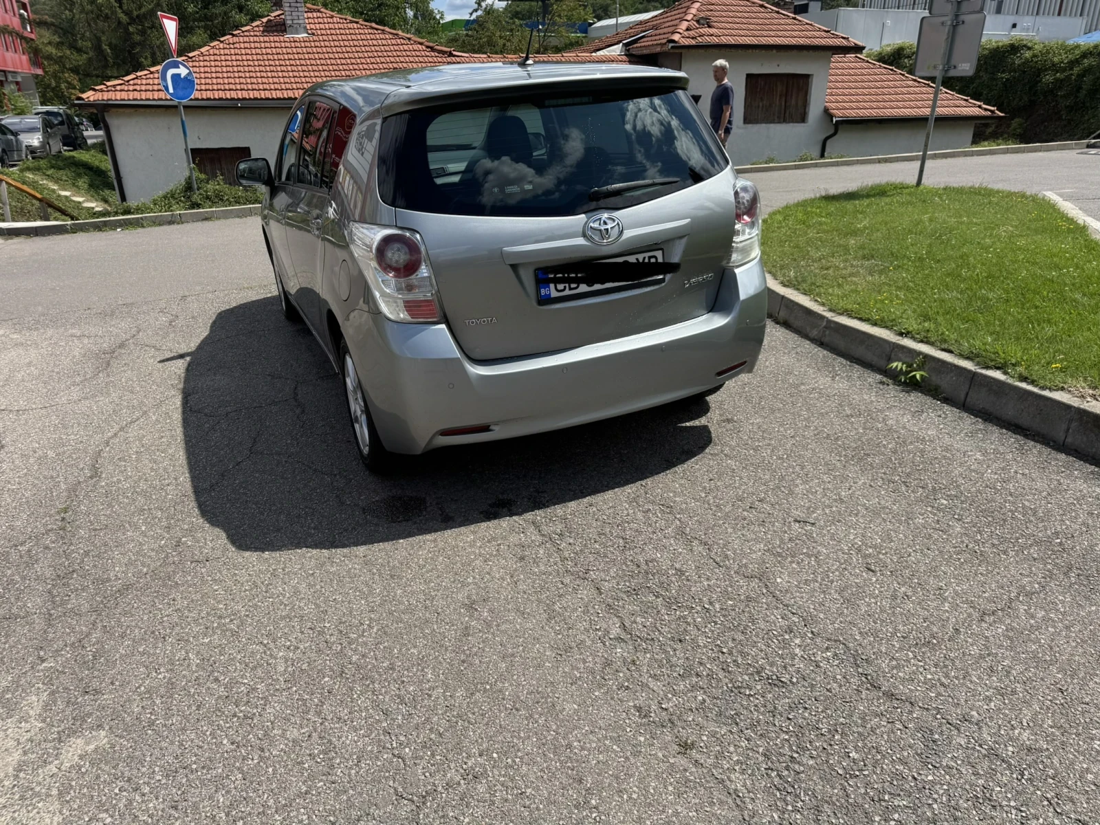 Toyota Verso, снимка 4 - Автомобили и джипове - 55415336