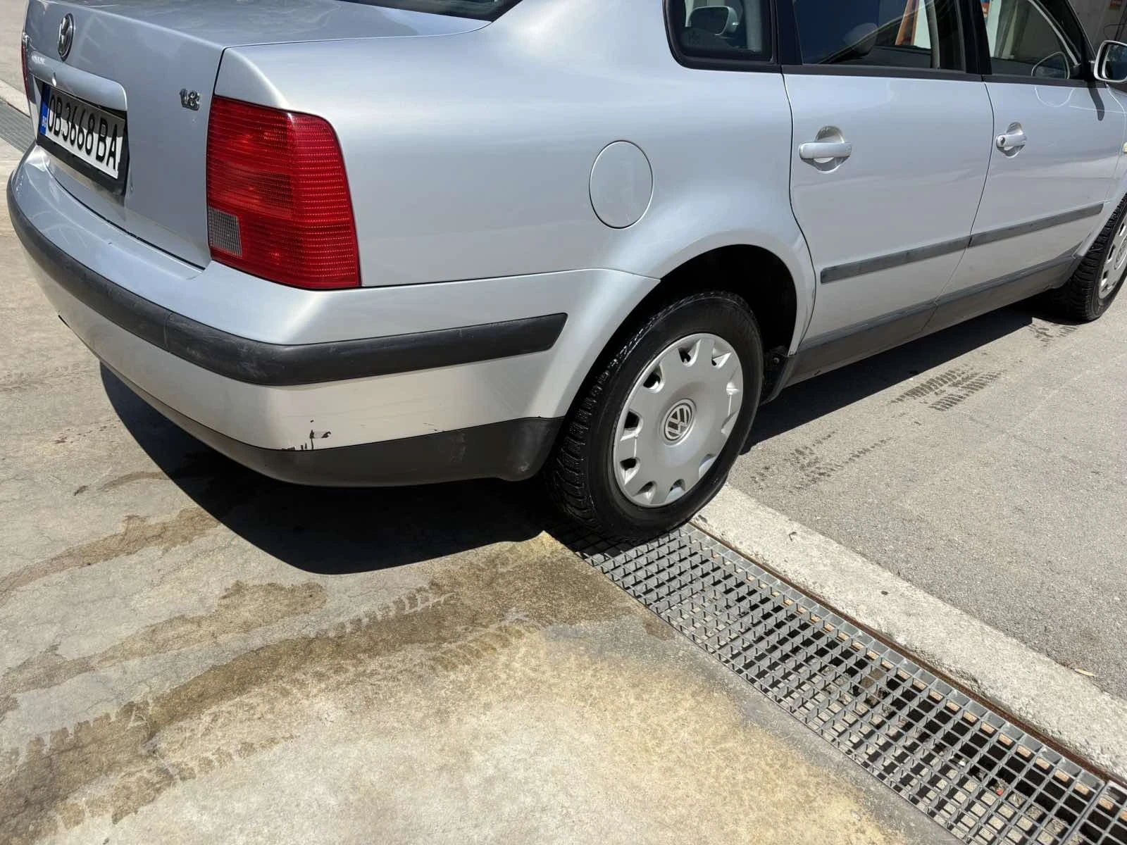 VW Passat 1.8, снимка 7 - Автомобили и джипове - 55453519