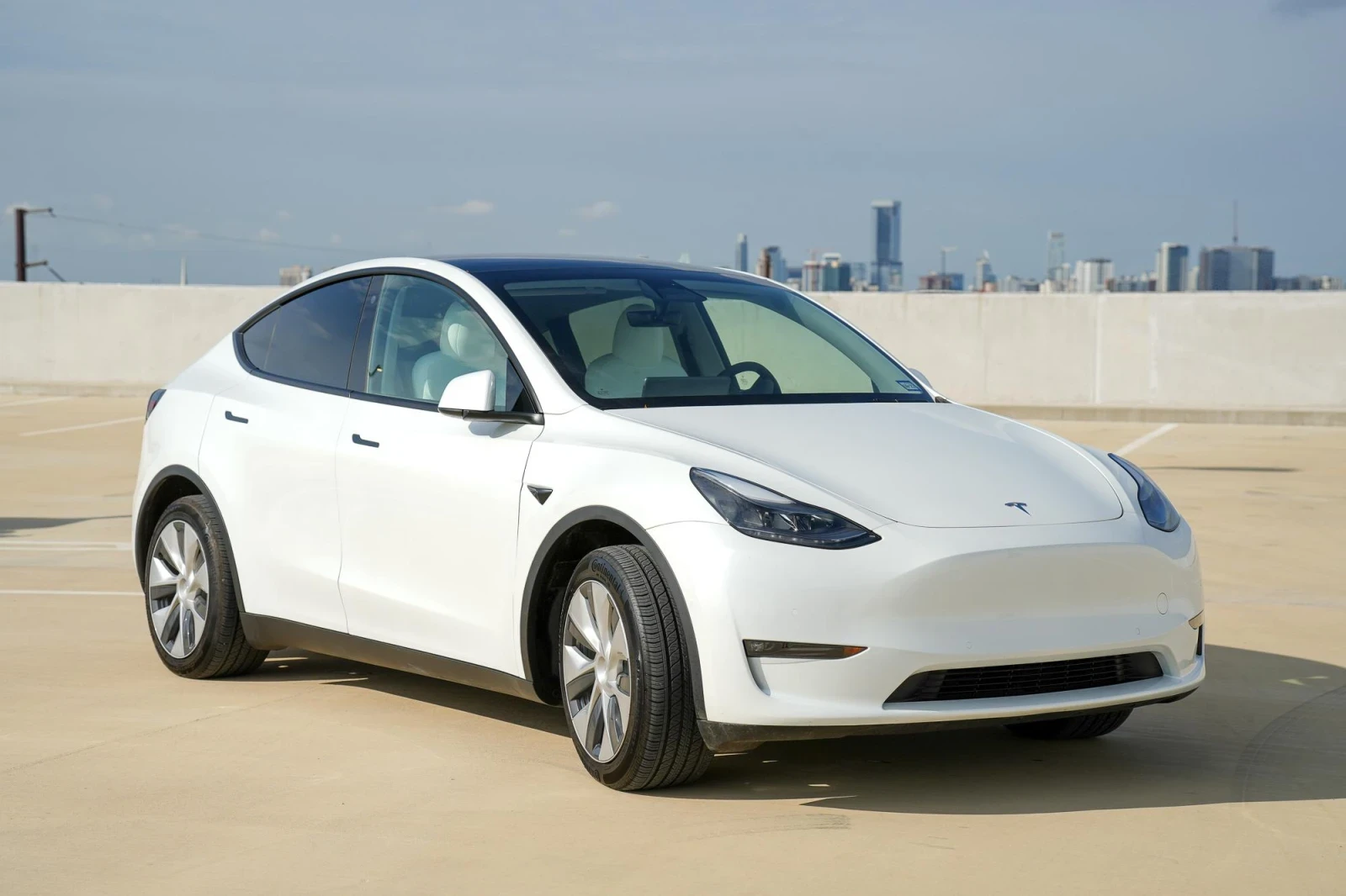 Tesla Model Y 7 места LRDM, снимка 2 - Автомобили и джипове - 55555776