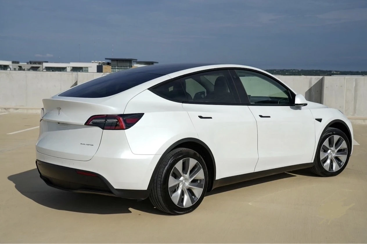Tesla Model Y 7 места LRDM, снимка 4 - Автомобили и джипове - 55555776