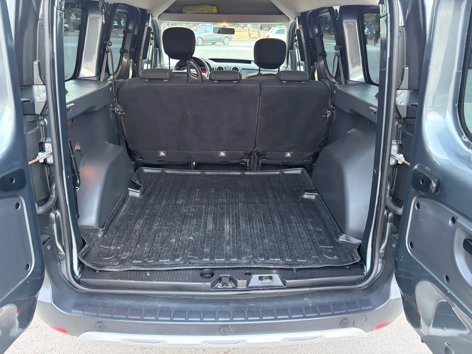 Dacia Dokker Stepway 1.2 TCE, снимка 14 - Автомобили и джипове - 56260777