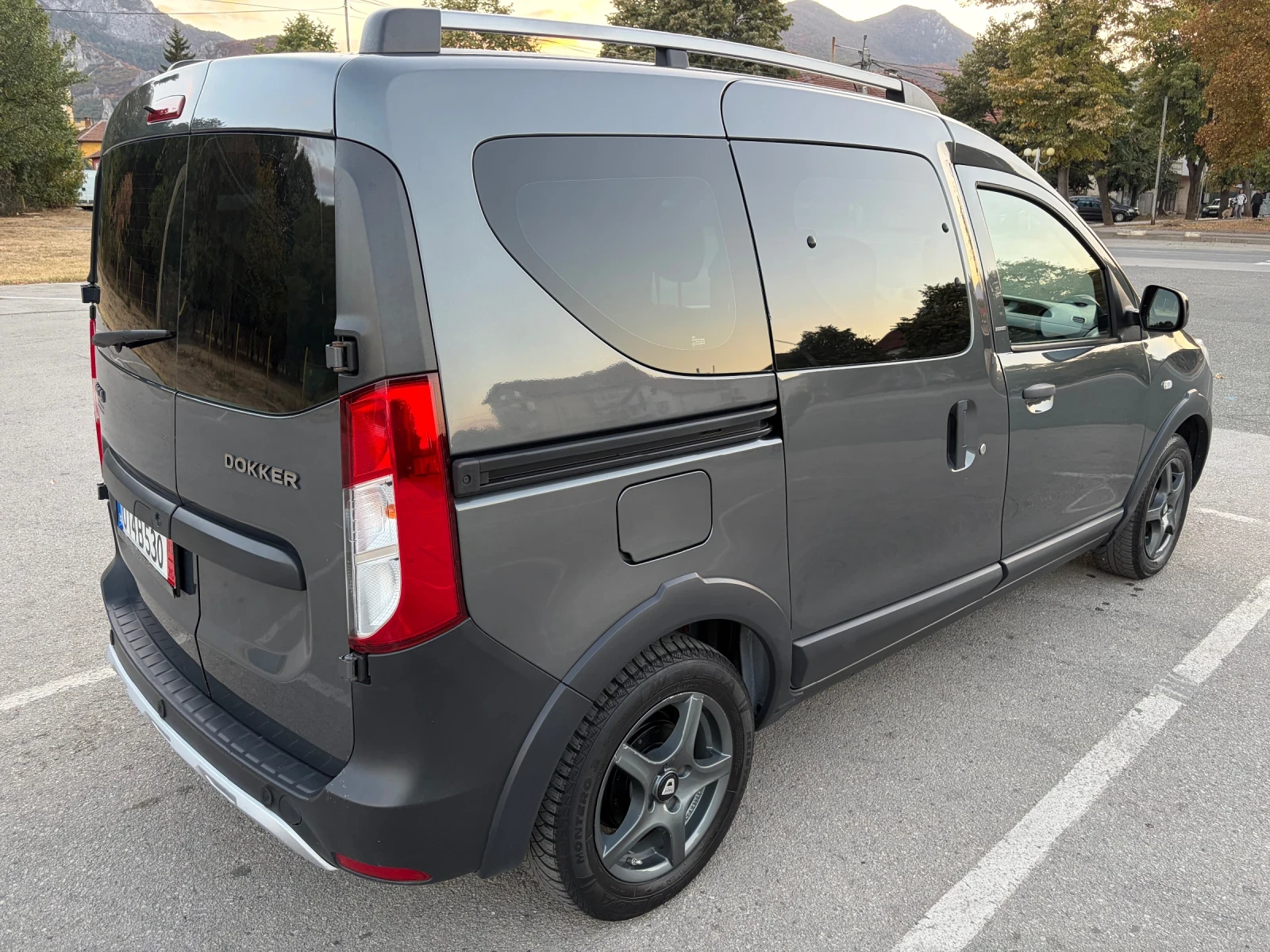 Dacia Dokker Stepway 1.2 TCE, снимка 5 - Автомобили и джипове - 56260777