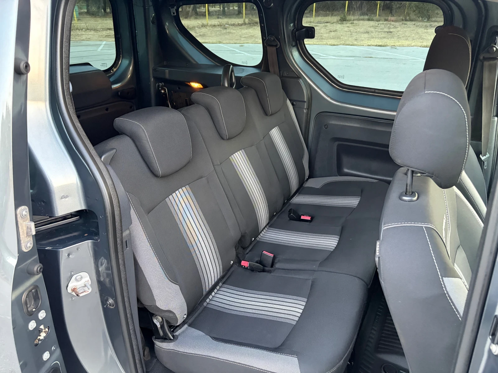Dacia Dokker Stepway 1.2 TCE, снимка 11 - Автомобили и джипове - 56260777