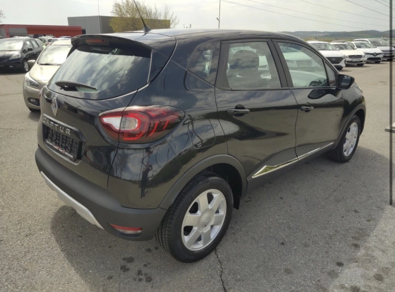Renault Captur 1.3, снимка 3 - Автомобили и джипове - 56270676
