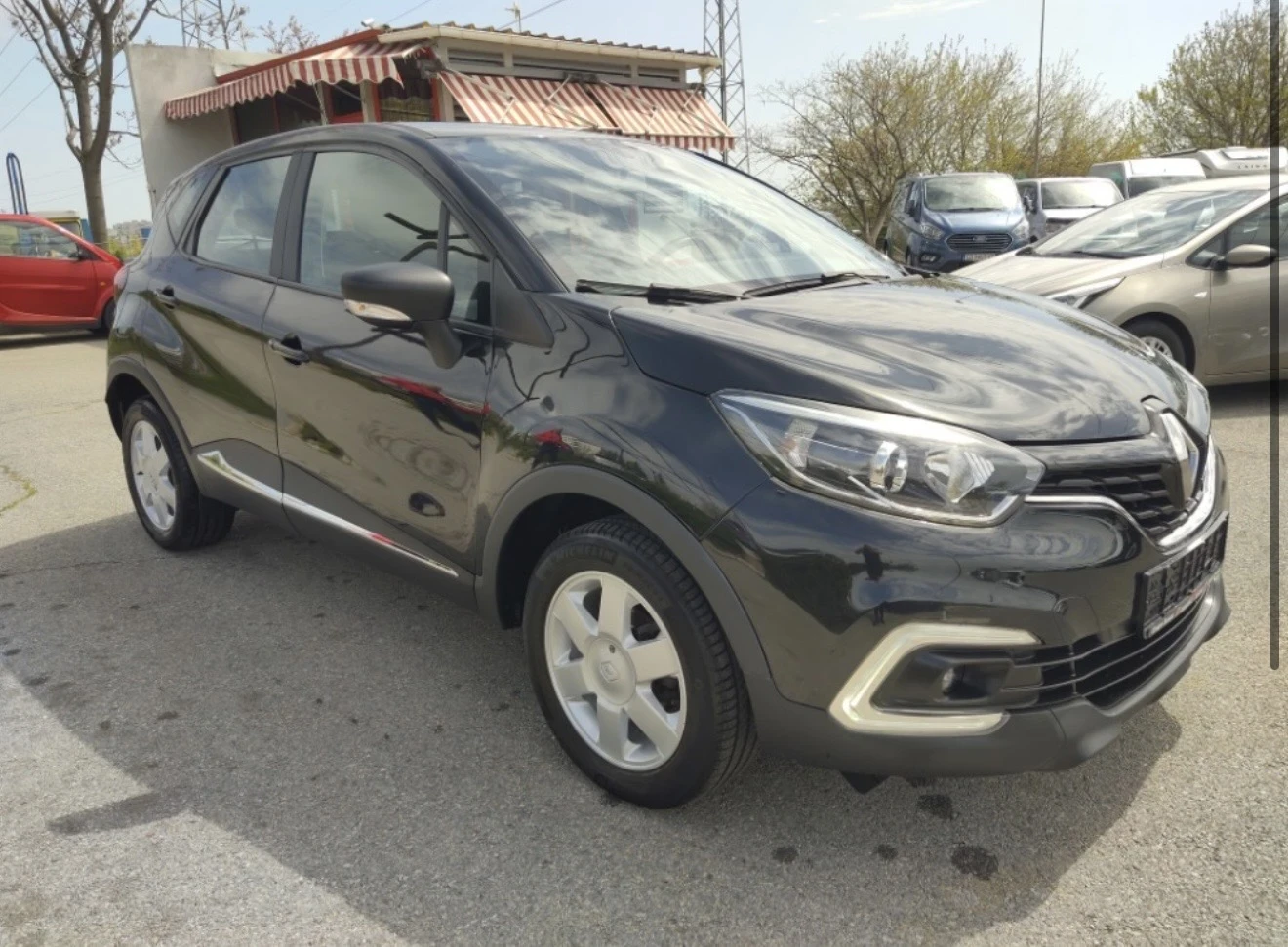 Renault Captur 1.3, снимка 4 - Автомобили и джипове - 56270676