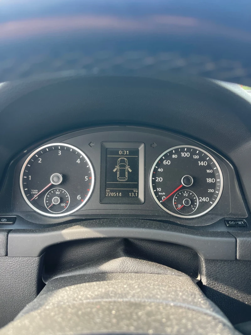 VW Tiguan 2.0 TDI 4x4 DSG R-Line, снимка 13 - Автомобили и джипове - 52572718