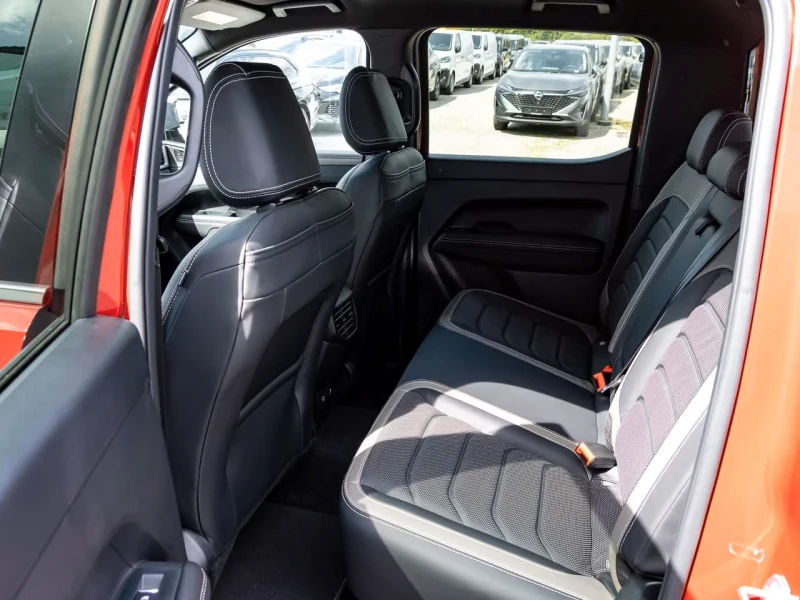 VW Amarok AVENTURA* IQ HD MATRIX* HEAD UP* 360!!!, снимка 12 - Автомобили и джипове - 53054771