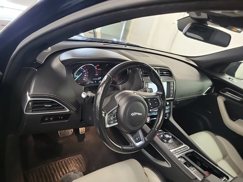 Jaguar F-PACE * R SPORT * CARFAX * ЦЕНА ДО БГ, снимка 8 - Автомобили и джипове - 53395367