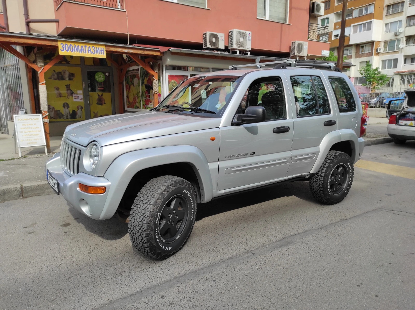 Jeep Cherokee 3.7 газ/бензин - изображение 2