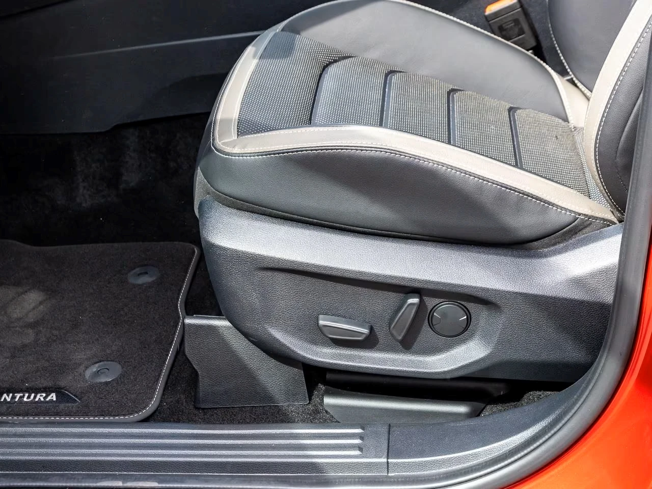 VW Amarok AVENTURA* IQ HD MATRIX* HEAD UP* 360!!! - изображение 9