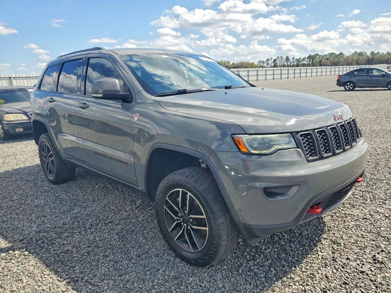 Jeep Grand cherokee TRAILHAWK| DISTRONIC| HARMAN/KARDON| 8ZF| ПАНО