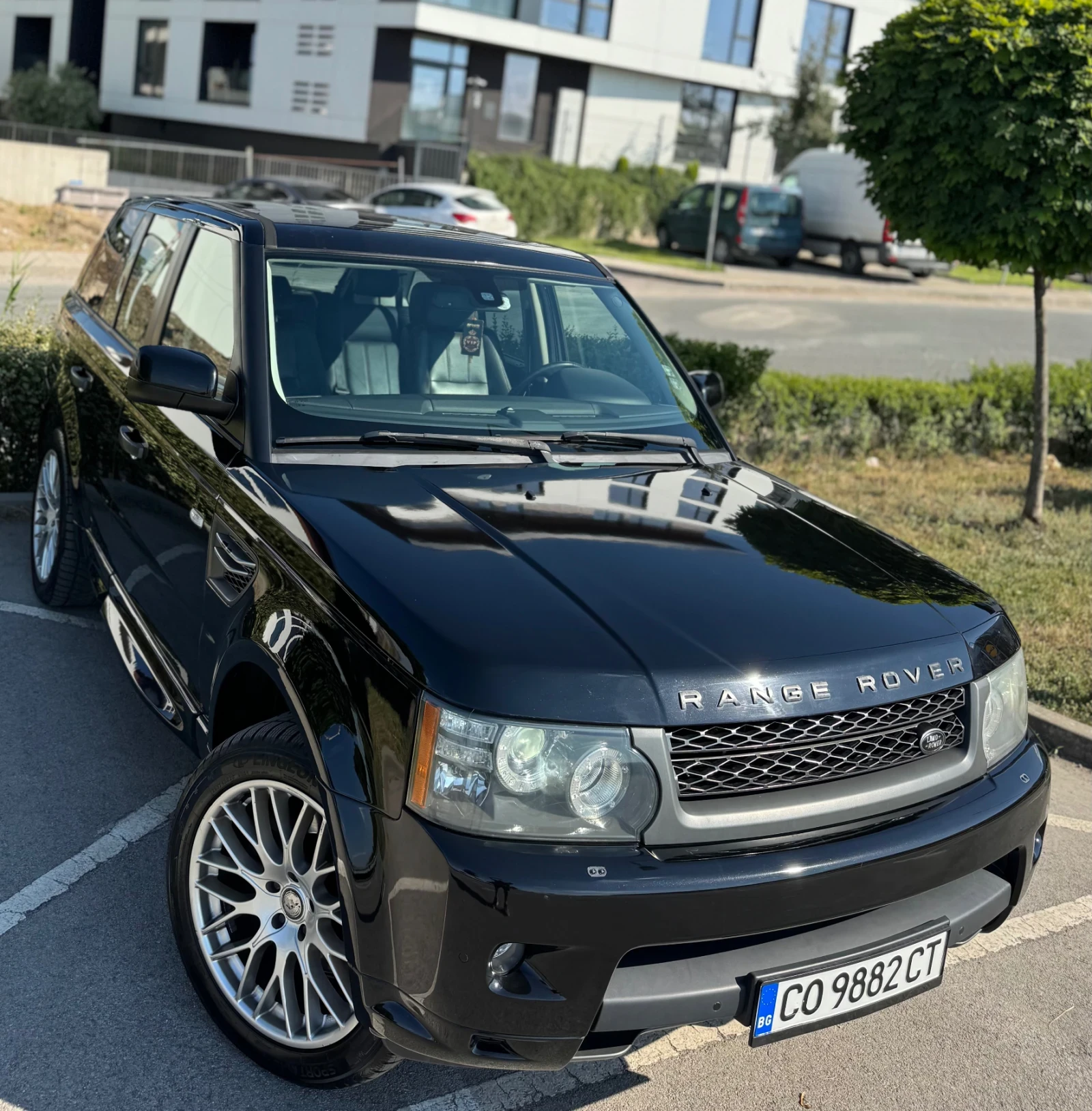 Land Rover Range Rover Sport 3.0D, снимка 2 - Автомобили и джипове - 55055843