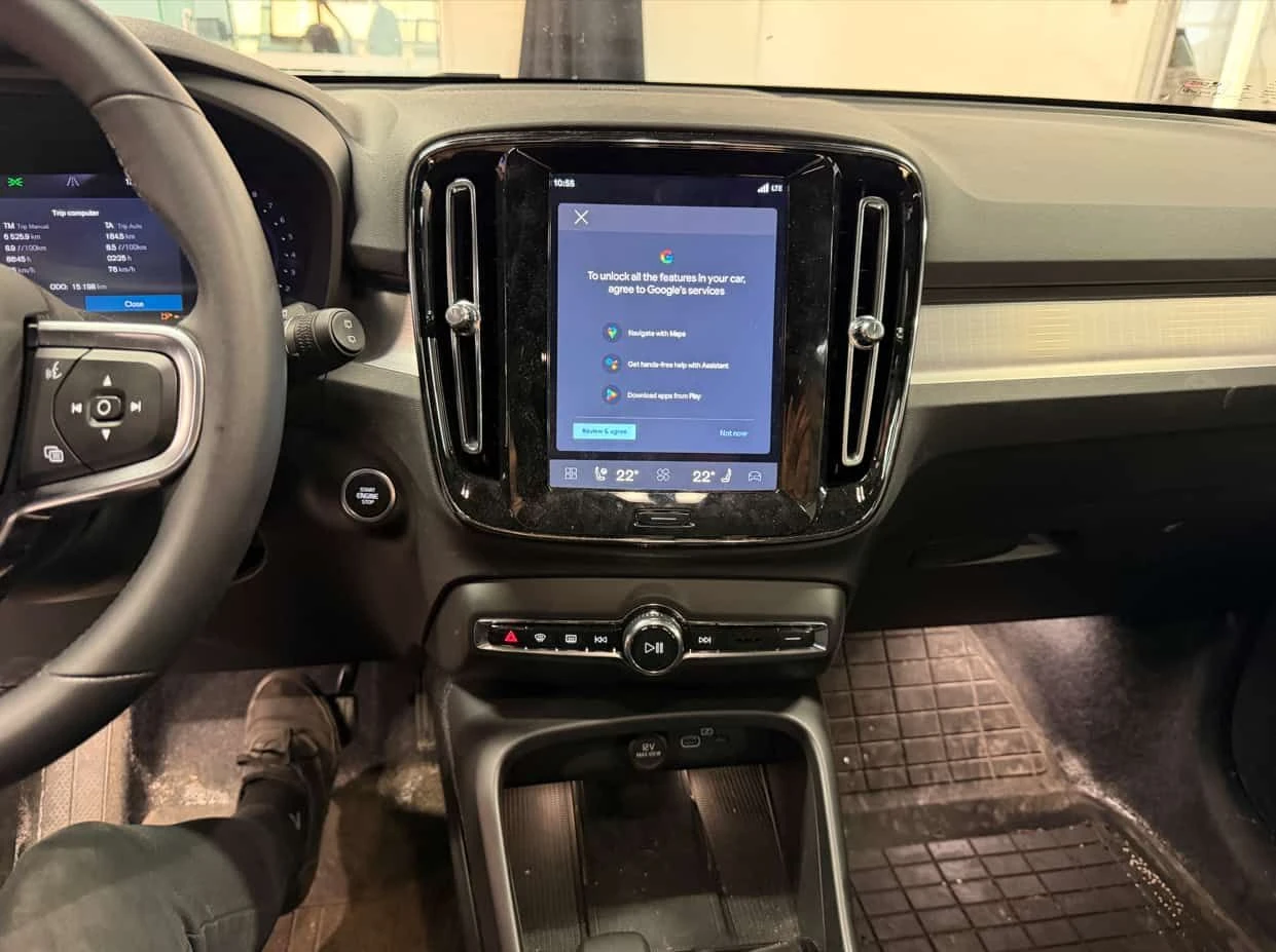Volvo XC40 Ultra Black Edition/360/DISTRONIC/CARFAX, снимка 9 - Автомобили и джипове - 55626797