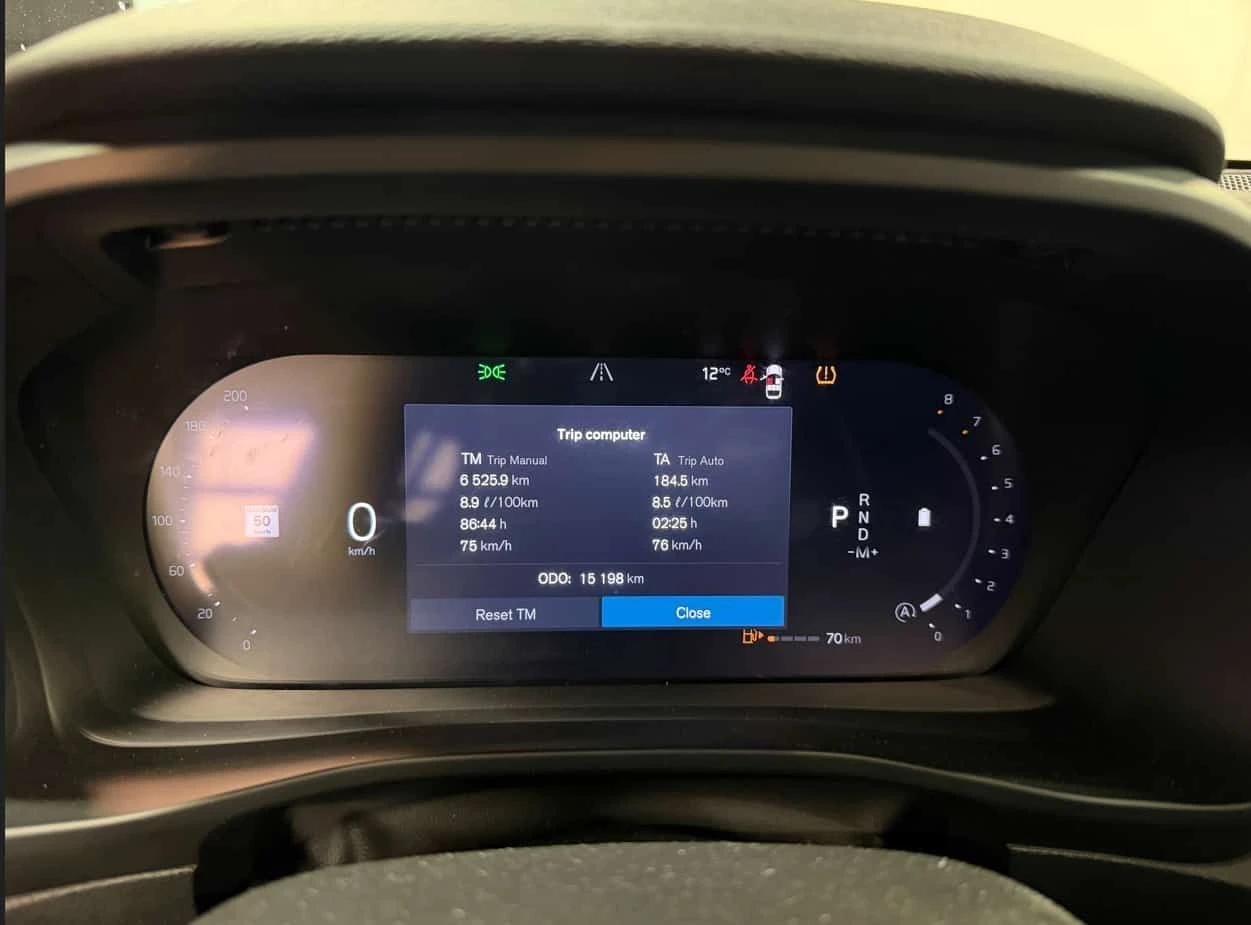 Volvo XC40 Ultra Black Edition/360/DISTRONIC/CARFAX, снимка 8 - Автомобили и джипове - 55626797