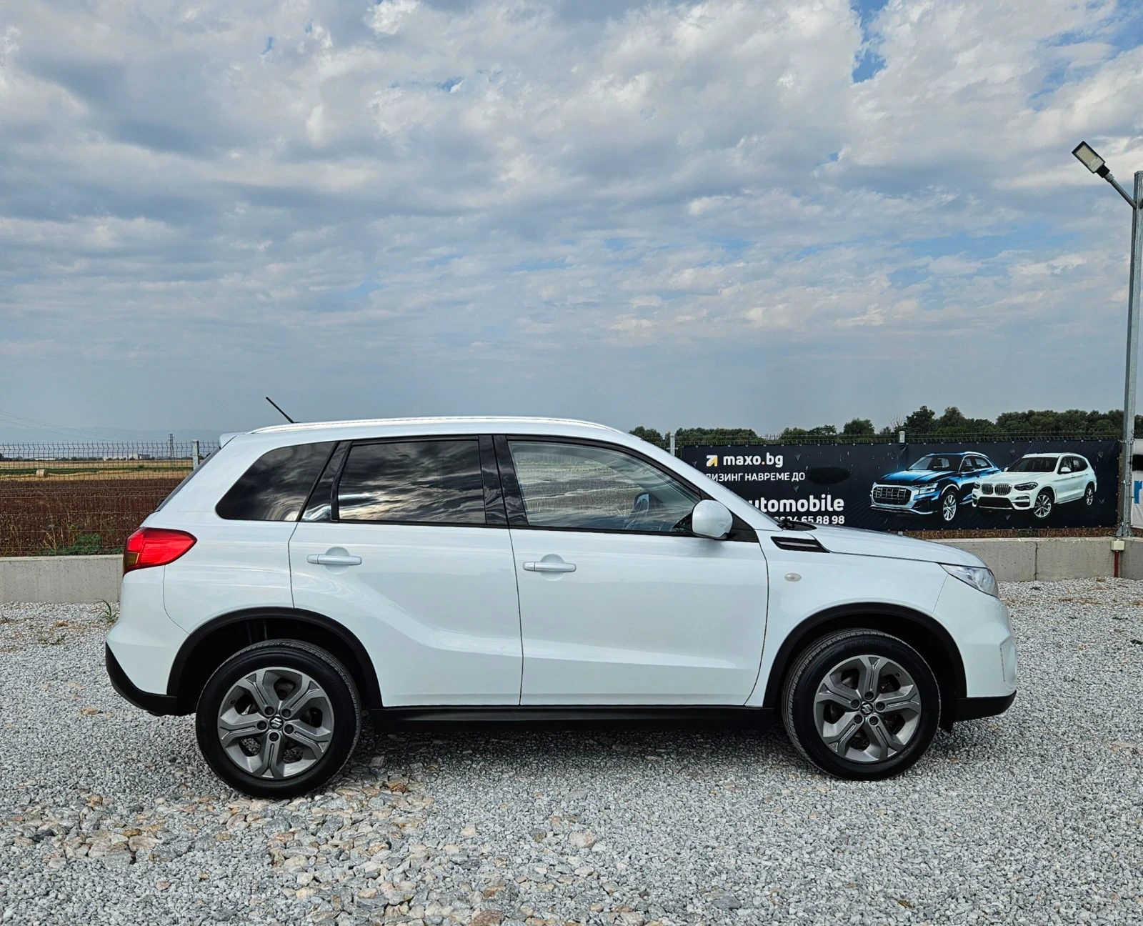 Suzuki Vitara Бензин Евро6 , снимка 8 - Автомобили и джипове - 55741473
