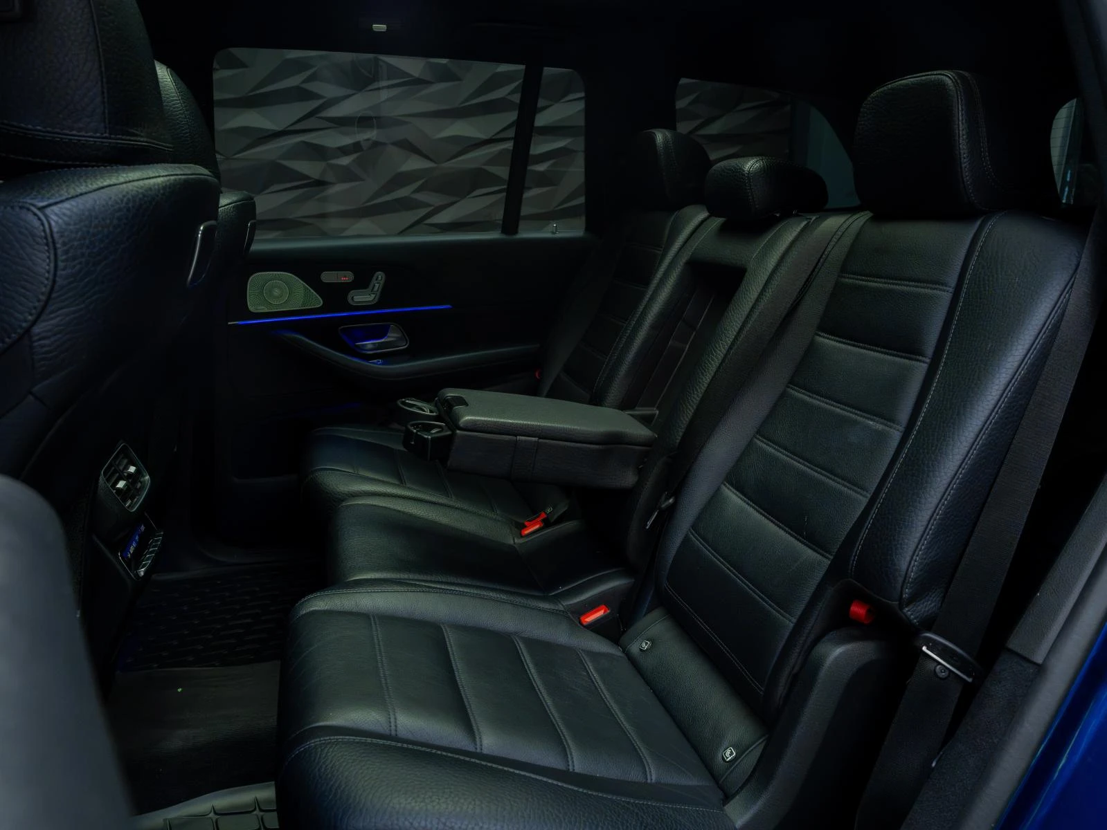 Mercedes-Benz GLS 400 D 4MATIC* BURM* PANO* 360* , снимка 11 - Автомобили и джипове - 56219514