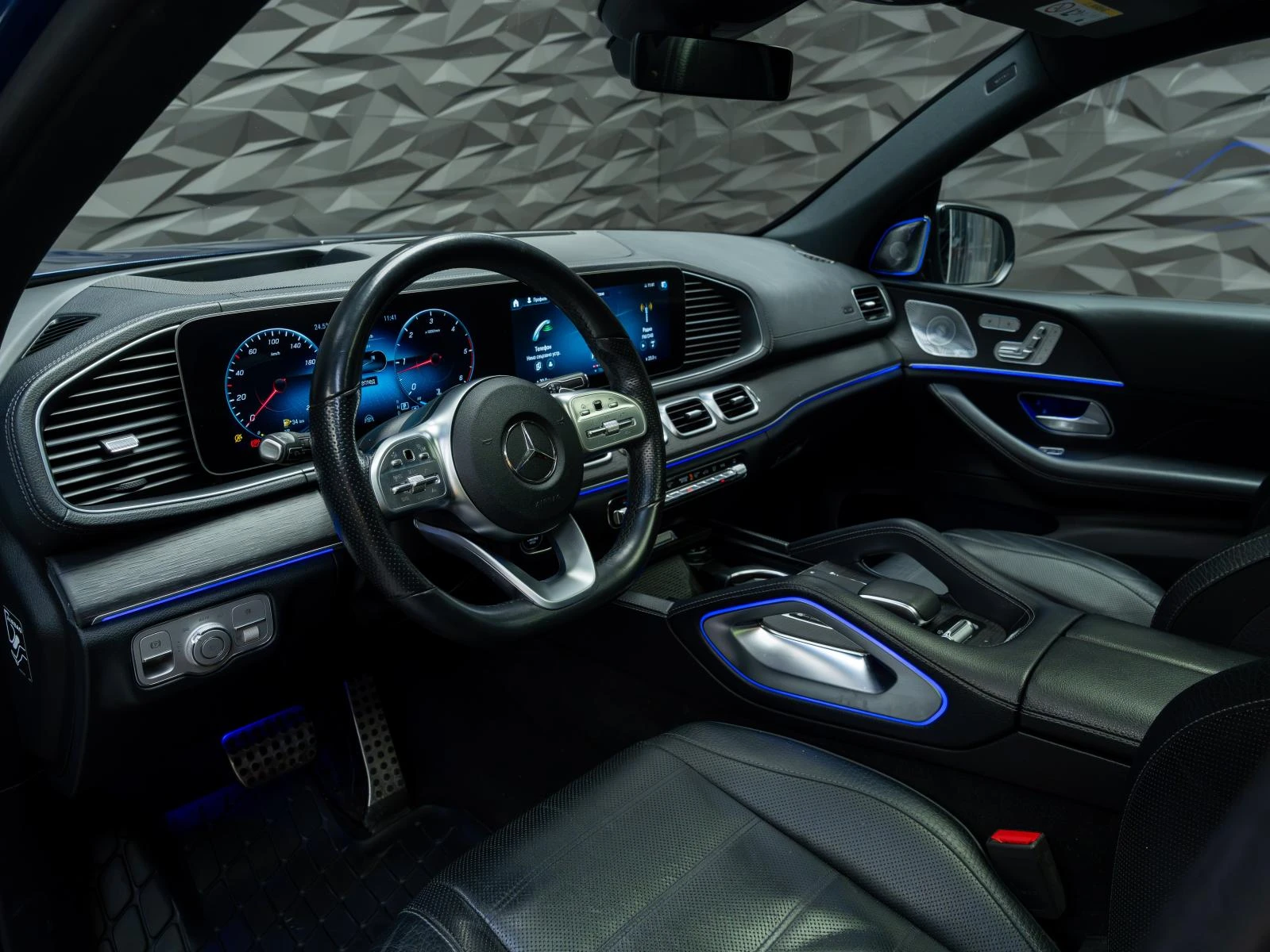 Mercedes-Benz GLS 400 D 4MATIC* BURM* PANO* 360* , снимка 15 - Автомобили и джипове - 56219514