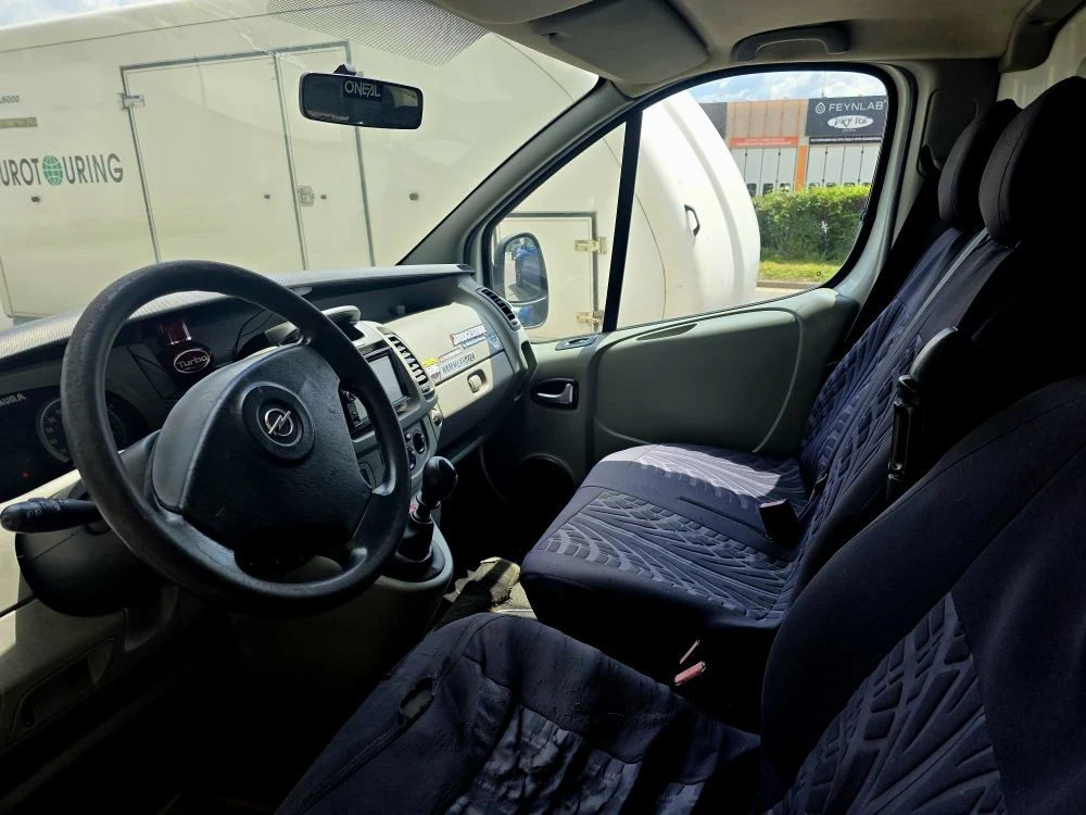 Opel Vivaro 2.0D  товарен  2008g, снимка 3 - Бусове и автобуси - 54891413
